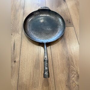 SMITHEY FARMHOUSE SKILLET